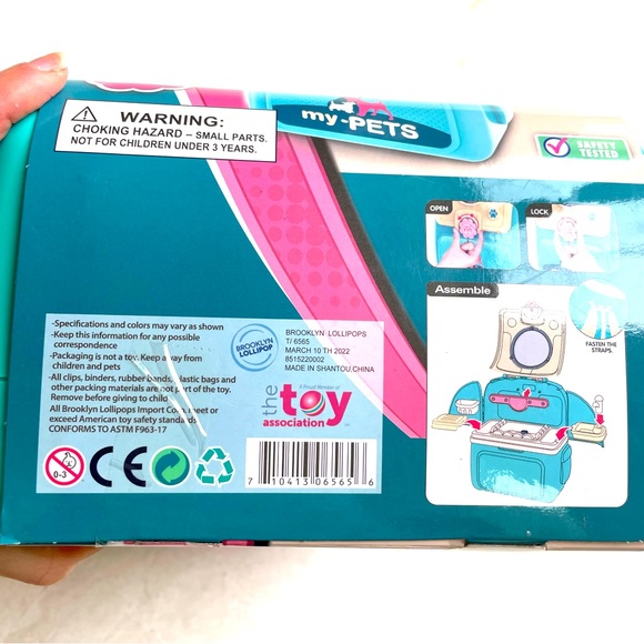 Pretend Play Pet Groomer in a backpack - Picture 4 of 11